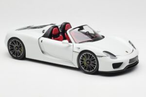 Porsche 918 Spyder White Minichamps 1:18 110062436 Diecast - image 6 of 8