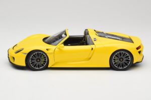 Porsche 918 Spyder Yellow Minichamps 1:18 110062434 Diecast - image 4 of 8