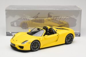 Porsche 918 Spyder Yellow Minichamps 1:18 110062434 Diecast - image 8 of 8