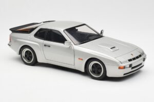 Porsche 924 Carrera GT Diamond Silver AUTOart 1:18 78002 Diecast - image 6 of 8