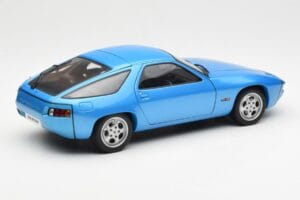 Porsche 928 Blue AUTOart 1:18 77901 Diecast - image 3 of 8