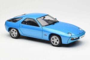 Porsche 928 Blue AUTOart 1:18 77901 Diecast - image 6 of 8