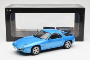 Porsche 928 Blue AUTOart 1:18 77901 Diecast - image 8 of 8