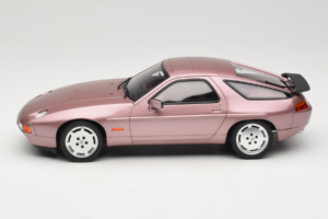 Porsche 928 S Cassis Red Metallic GT Spirit 1:18 GT524 Resin - image 3 of 6