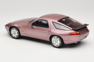 Porsche 928 S Cassis Red Metallic GT Spirit 1:18 GT524 Resin - image 5 of 6