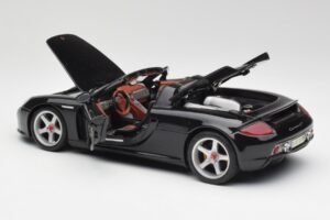 Porsche Carrera GT Black Maisto 1:18 36665 Diecast - image 5 of 8