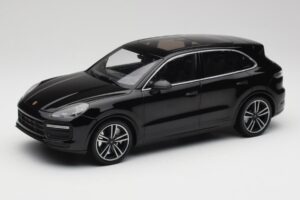 Porsche Cayenne 958 Turbo S Black Minichamps 1:18 155066070 Diecast
