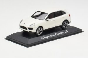Porsche Cayenne 958 Turbo S White Minichamps 1:43 WAP0200220C Diecast - image 2 of 4