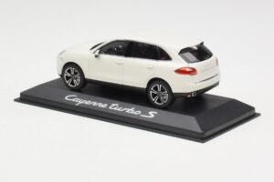 Porsche Cayenne 958 Turbo S White Minichamps 1:43 WAP0200220C Diecast - image 3 of 4