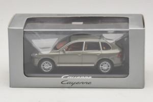 Porsche Cayenne Grey Metallic Minichamps 1:43 WAP02061317 Diecast - image 4 of 4