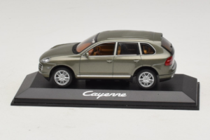 Porsche Cayenne Grey Metallic Minichamps 1:43 WAP02061317 Diecast