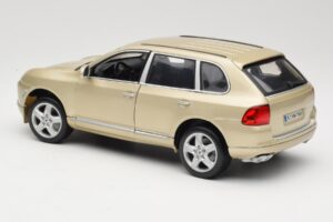 Porsche Cayenne S 955 Beige Maisto 1:18 WAPC2100213 Diecast - image 7 of 8
