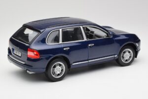Porsche Cayenne S 9PA Dark Sea Blue Metallic Maisto 1:18 31635 Diecast - image 3 of 8
