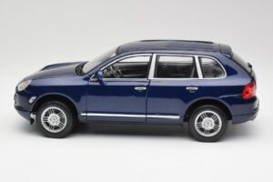 Porsche Cayenne S 9PA Dark Sea Blue Metallic Maisto 1:18 31635 Diecast - image 4 of 8