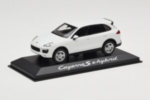Porsche Cayenne 958 S e-Hybrid White Minichamps 1:43 WAP0200040E Diecast - image 2 of 4