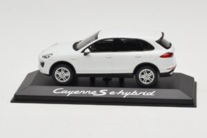 Porsche Cayenne 958 S e-Hybrid White Minichamps 1:43 WAP0200040E Diecast