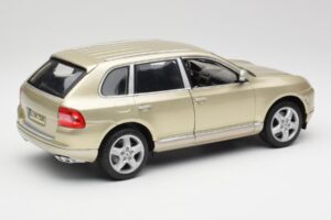 Porsche Cayenne Turbo 955 Beige Maisto 1:18 WAP02100113 Diecast - image 3 of 8