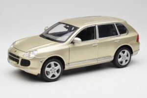 Porsche Cayenne Turbo 955 Beige Maisto 1:18 WAP02100113 Diecast