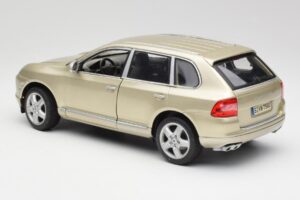 Porsche Cayenne Turbo 955 Beige Maisto 1:18 WAP02100113 Diecast - image 7 of 8