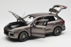 Porsche Cayenne E2 Turbo S Umbra Metallic Minichamps 1:18 WAP0213020F Diecast - image 2 of 8