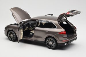 Porsche Cayenne E2 Turbo S Umbra Metallic Minichamps 1:18 WAP0213020F Diecast - image 5 of 8