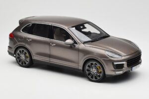 Porsche Cayenne E2 Turbo S Umbra Metallic Minichamps 1:18 WAP0213020F Diecast - image 6 of 8