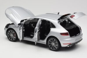 Porsche Macan Turbo 95B Silver Minichamps 1:18 110062504 Diecast - image 7 of 8