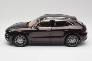 Porsche Macan 95B Turbo Mahogany Metallic Minichamps 1:18 110062500 Diecast - image 4 of 8