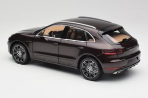 Porsche Macan 95B Turbo Mahogany Metallic Minichamps 1:18 110062500 Diecast - image 7 of 8