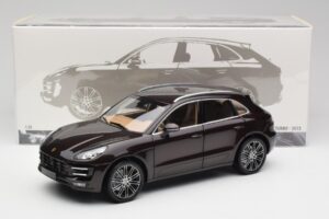 Porsche Macan 95B Turbo Mahogany Metallic Minichamps 1:18 110062500 Diecast - image 8 of 8