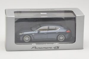 Porsche Panamera 970 4 Blue Metallic Minichamps 1:43 400068220 Diecast - image 4 of 4