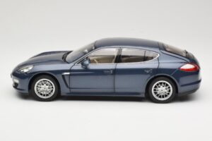 Porsche Panamera 970 S Blue Minichamps 1:18 WAP02100119 Diecast - image 4 of 8
