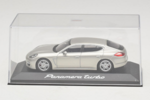 Porsche Panamera 970 Turbo Silver Minichamps 1:43 WAP02000519 Diecast - image 4 of 5