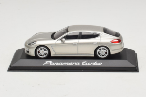 Porsche Panamera 970 Turbo Silver Minichamps 1:43 WAP02000519 Diecast