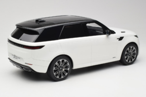 Range Rover Sport L461 P510e Fuji White GT Spirit 1:12 GT553 Resin - image 2 of 6