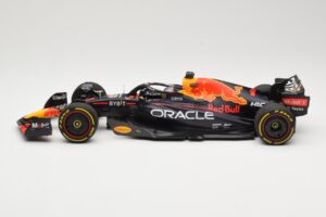 Red Bull Racing RB18 #1 M. Verstappen Winner Miami GP 2022 Minichamps 1:18 110220501 Diecast - image 3 of 6