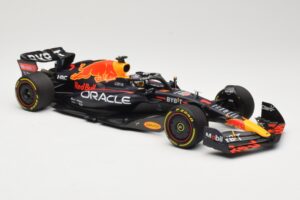 Red Bull Racing RB18 #1 M. Verstappen Winner Miami GP 2022 Minichamps 1:18 110220501 Diecast - image 4 of 6