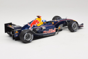 Red Bull RB1 Cosworth #14 D. Coulthard Red Bull Racing Showcar 2005 Minichamps 1:18 100050014 Diecast - image 2 of 6