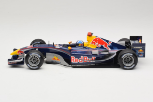 Red Bull RB1 Cosworth #14 D. Coulthard Red Bull Racing Showcar 2005 Minichamps 1:18 100050014 Diecast - image 3 of 6