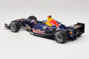 Red Bull RB1 Cosworth #14 D. Coulthard Red Bull Racing Showcar 2005 Minichamps 1:18 100050014 Diecast - image 5 of 6