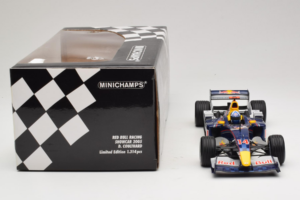 Red Bull RB1 Cosworth #14 D. Coulthard Red Bull Racing Showcar 2005 Minichamps 1:18 100050014 Diecast - image 6 of 6