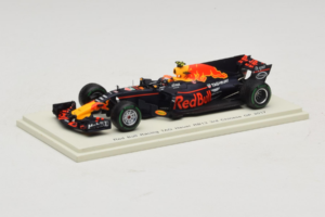 Red Bull RB13 Tag Heuer #33 M. Verstappen 3rd Chinese Grand Prix 2017 Spark 1:43 S5037 Resin - image 2 of 4