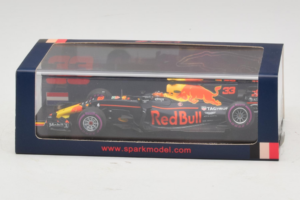 Red Bull RB13 Tag Heuer #33 M. Verstappen Belgian Grand Prix 2017 Spark 1:43 AM33SP8 Resin - image 4 of 4