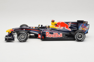 Red Bull RB6 Renault #5 S. Vettel Red Bull Racing Brazilian Grand Prix Winner 2010 Minichamps 1:18 110100205 Diecast - image 3 of 7