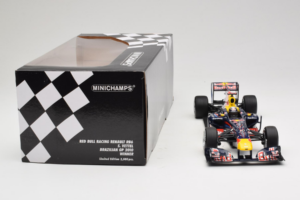 Red Bull RB6 Renault #5 S. Vettel Red Bull Racing Brazilian Grand Prix Winner 2010 Minichamps 1:18 110100205 Diecast - image 7 of 7