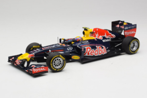 Red Bull RB8 Renault #2 M. Webber Red Bull Racing Showcar 2012 Minichamps 1:18 110120072 Diecast