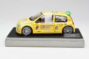 Renault Clio Sport #2 E. Rangoni Renault Clio Trophy Winner 2000 Universal Hobbies 1:18 7711218616 Diecast - image 3 of 6