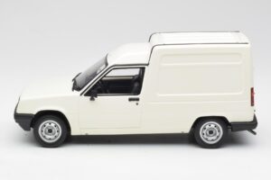 Renault Express White Otto 1:18 OT466 Resin - image 3 of 5