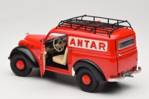 Renault Juvaquatre Utilitaire Red Solido 1:18 8424 Diecast - image 5 of 8