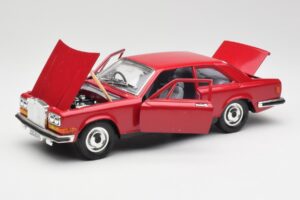 Rolls-Royce Camargue Red Bburago 1:22 3001 Diecast - image 2 of 8